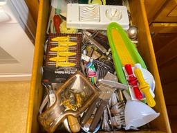 Kitchen Drawer and Cabinet Lot