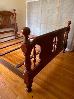 Sumter Cabinet Company Queen Size Bed
