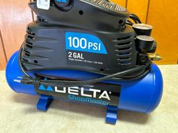 Delta, 100PSI, 2 Gallon Air Compresor Working