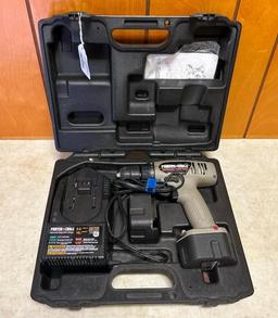 Porter Cable 9.6 Volt Cordless Drill in Plastic Carry Case and Includes Charger