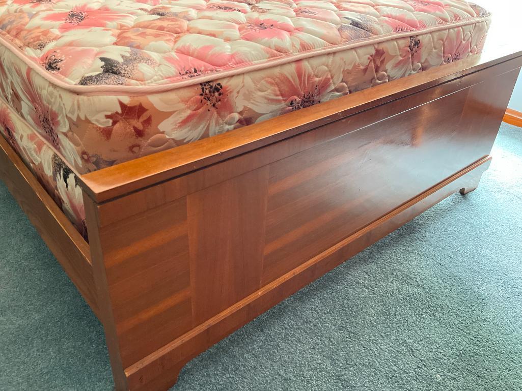 Vintage Full Size Bed