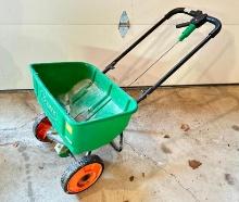 Scotts Lawn Spreader/Seeder