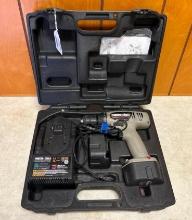 Porter Cable 9.6 Volt Cordless Drill in Plastic Carry Case and Includes Charger