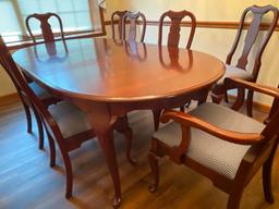 Mahogany Dining Room Table with 8 Chairs