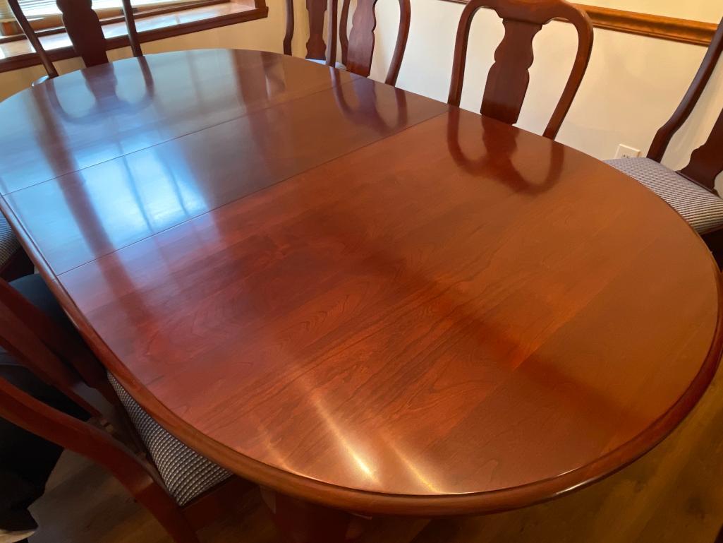 Mahogany Dining Room Table with 8 Chairs