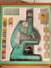 Tasco Deluxe Microscope