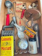 Group of Vintage Kitchen Lot