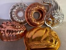 Group of Tin/Aluminum Baking Molds