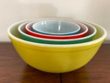 Set of Vintage Pyrex Nesting Mixing Bowls