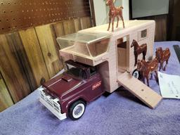 Buddy "L" Stables Tandem Truck w/ three horses
