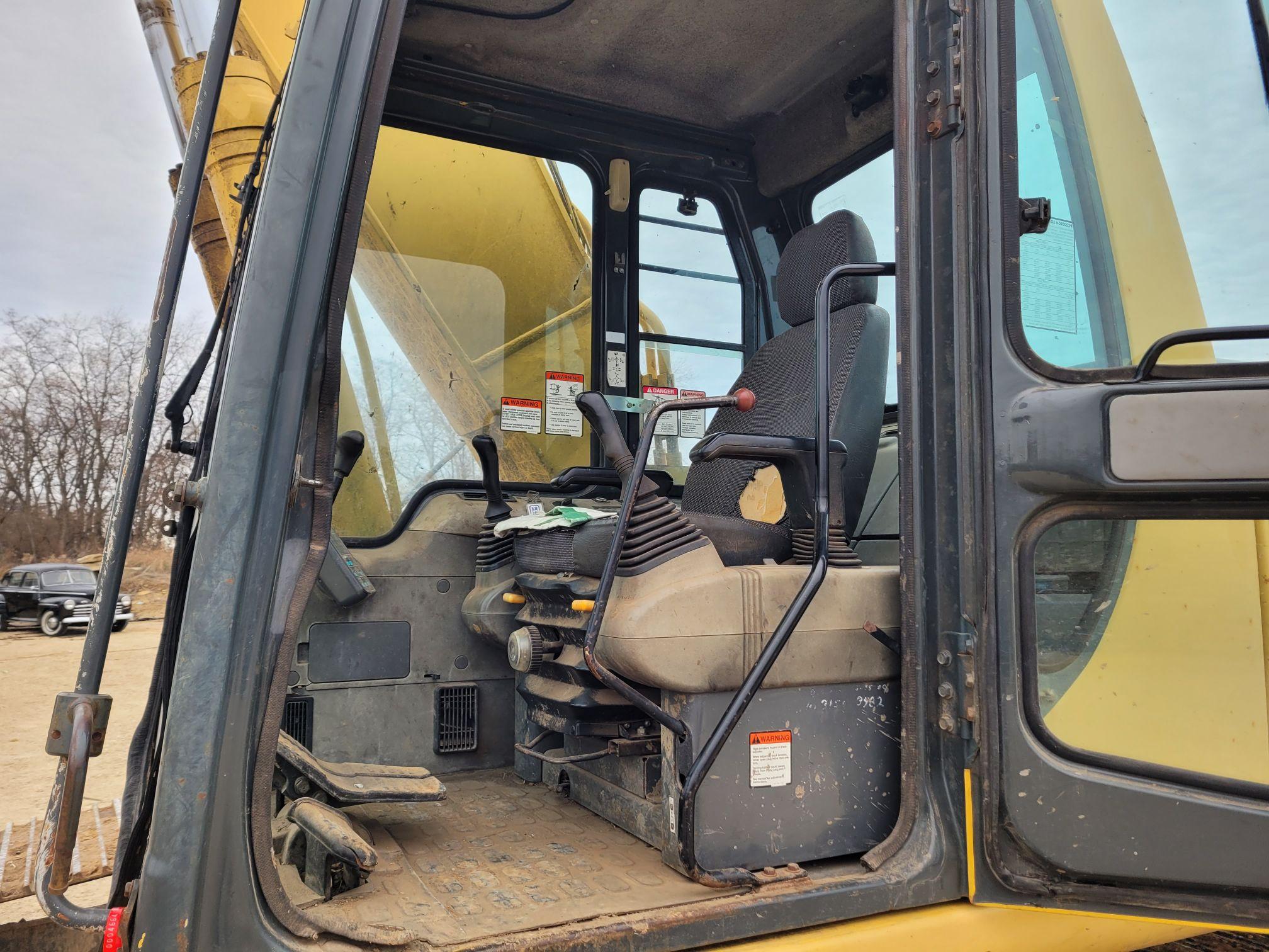 Komatsu PC220LC Excavator