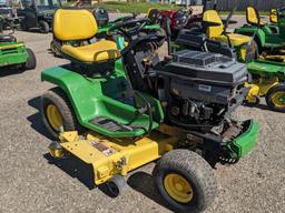 John Deere LX188 Lawn Tractor