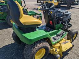 John Deere LX188 Lawn Tractor