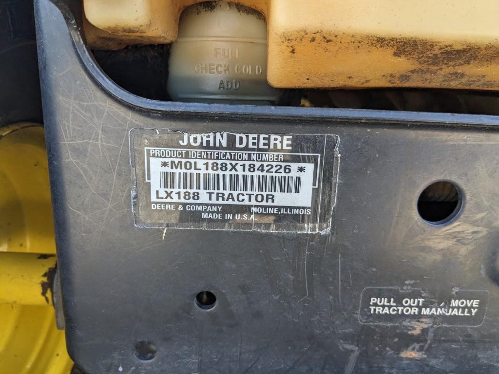 John Deere LX188 Lawn Tractor
