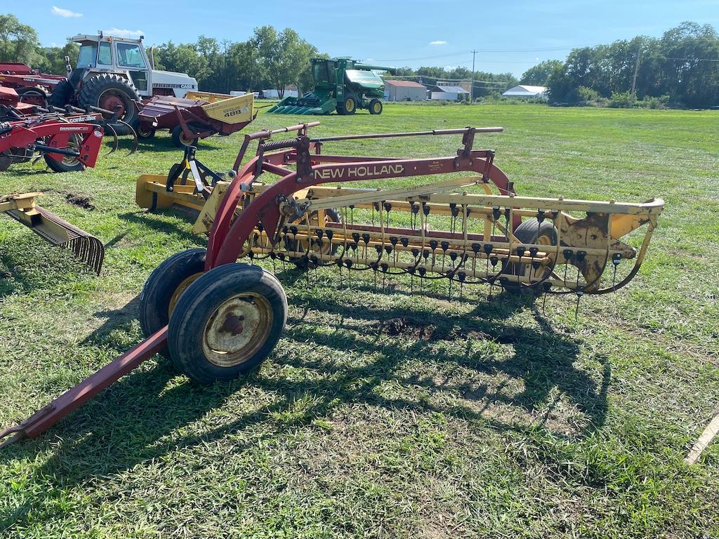 New Holland 256 Rake