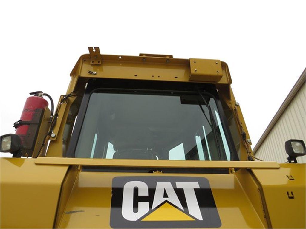 2011 CATERPILLAR D6T LGP