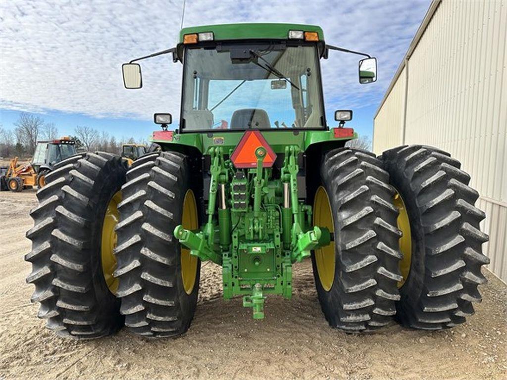 2002 JOHN DEERE 7510