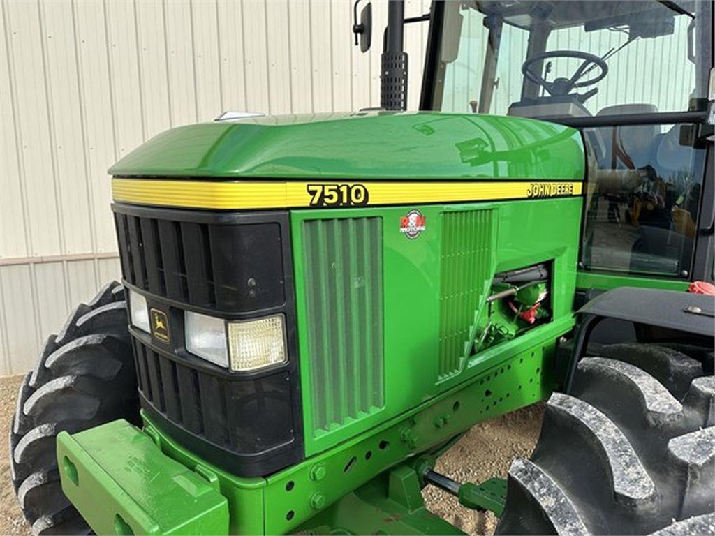 2002 JOHN DEERE 7510