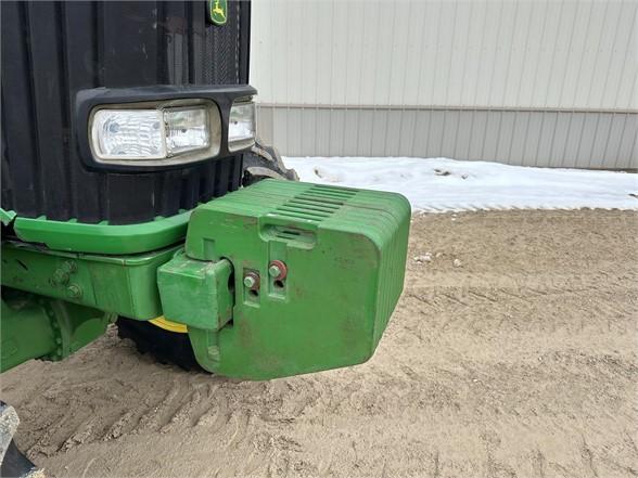 2004 JOHN DEERE 7520