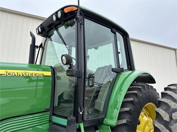 2004 JOHN DEERE 7520