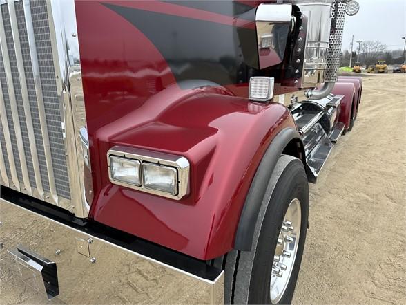 2022 KENWORTH W900L