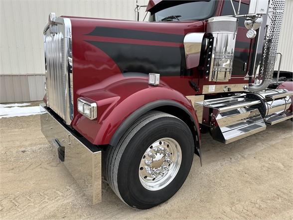 2022 KENWORTH W900L