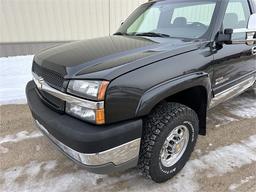 2004 CHEVROLET SILVERADO 2500 LS