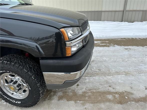 2004 CHEVROLET SILVERADO 2500 LS