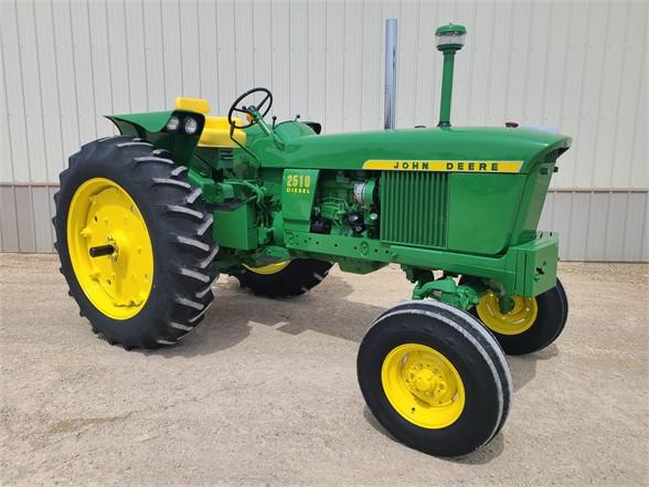 JOHN DEERE 2510