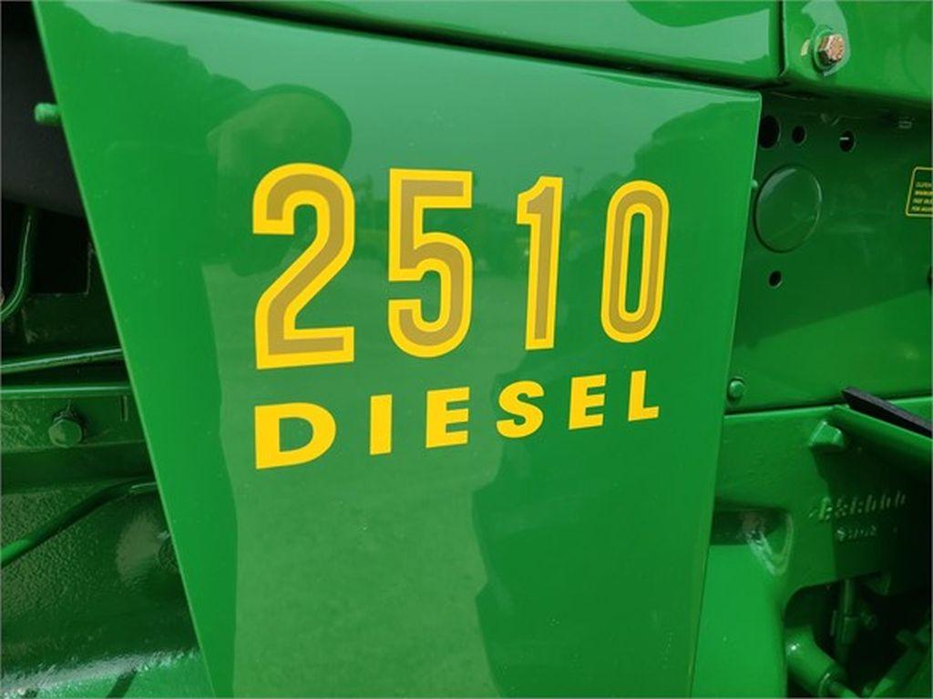 JOHN DEERE 2510