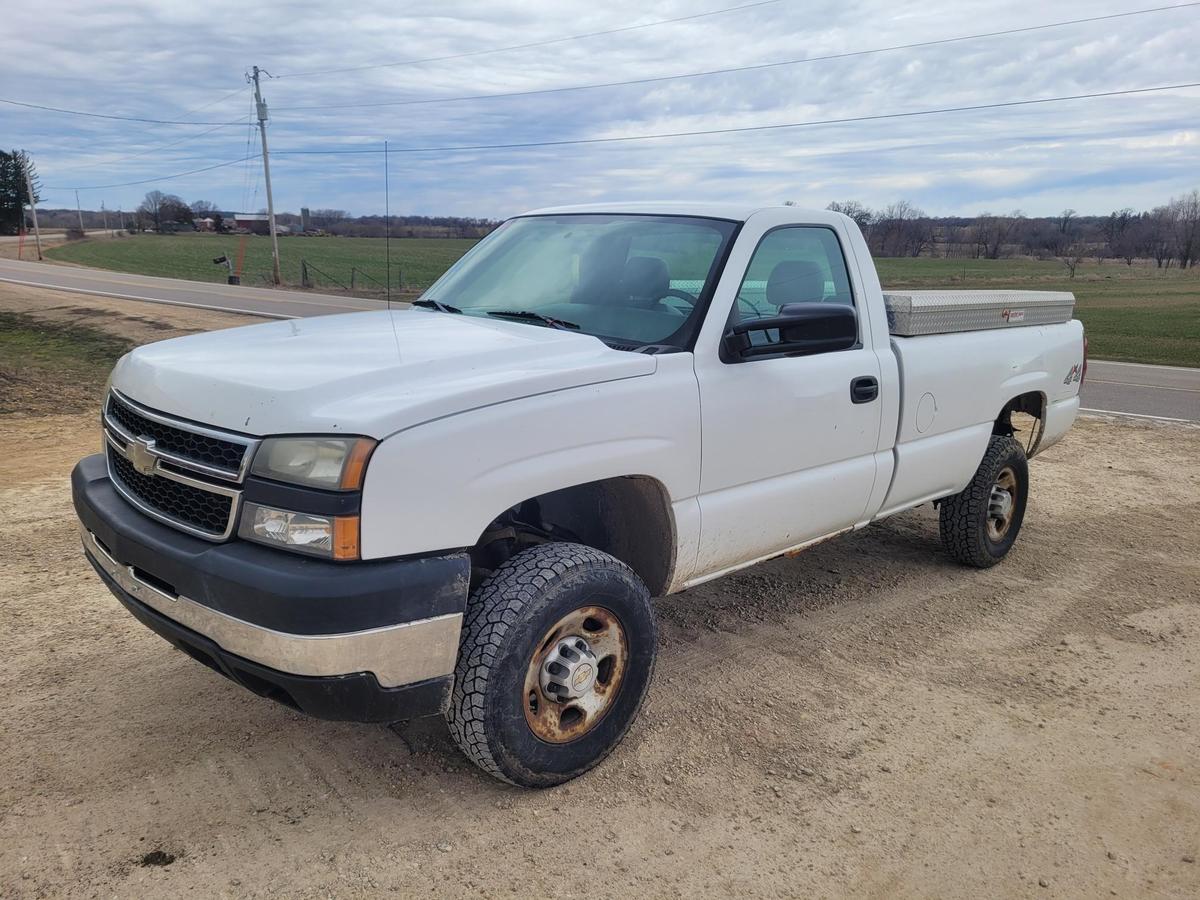 2006 Chevrolet 2500 Pick-Up Truck