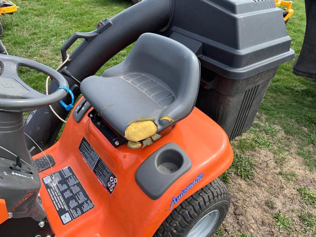 Husqvarna LTH30 Lawn Tractor