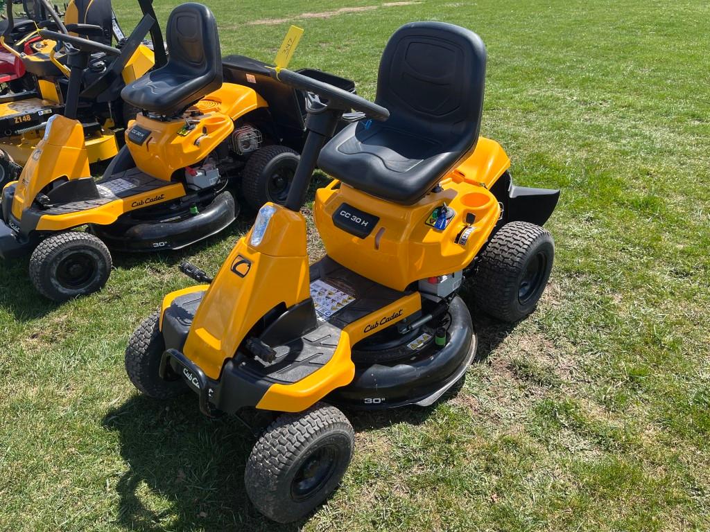 2023 Cub Cadet CC30H Rear Engine Rider