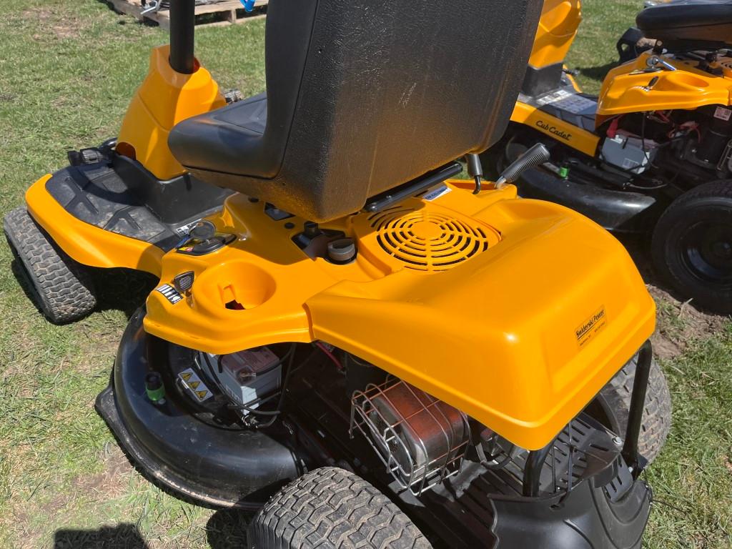 2023 Cub Cadet CC30H Rear Engine Rider