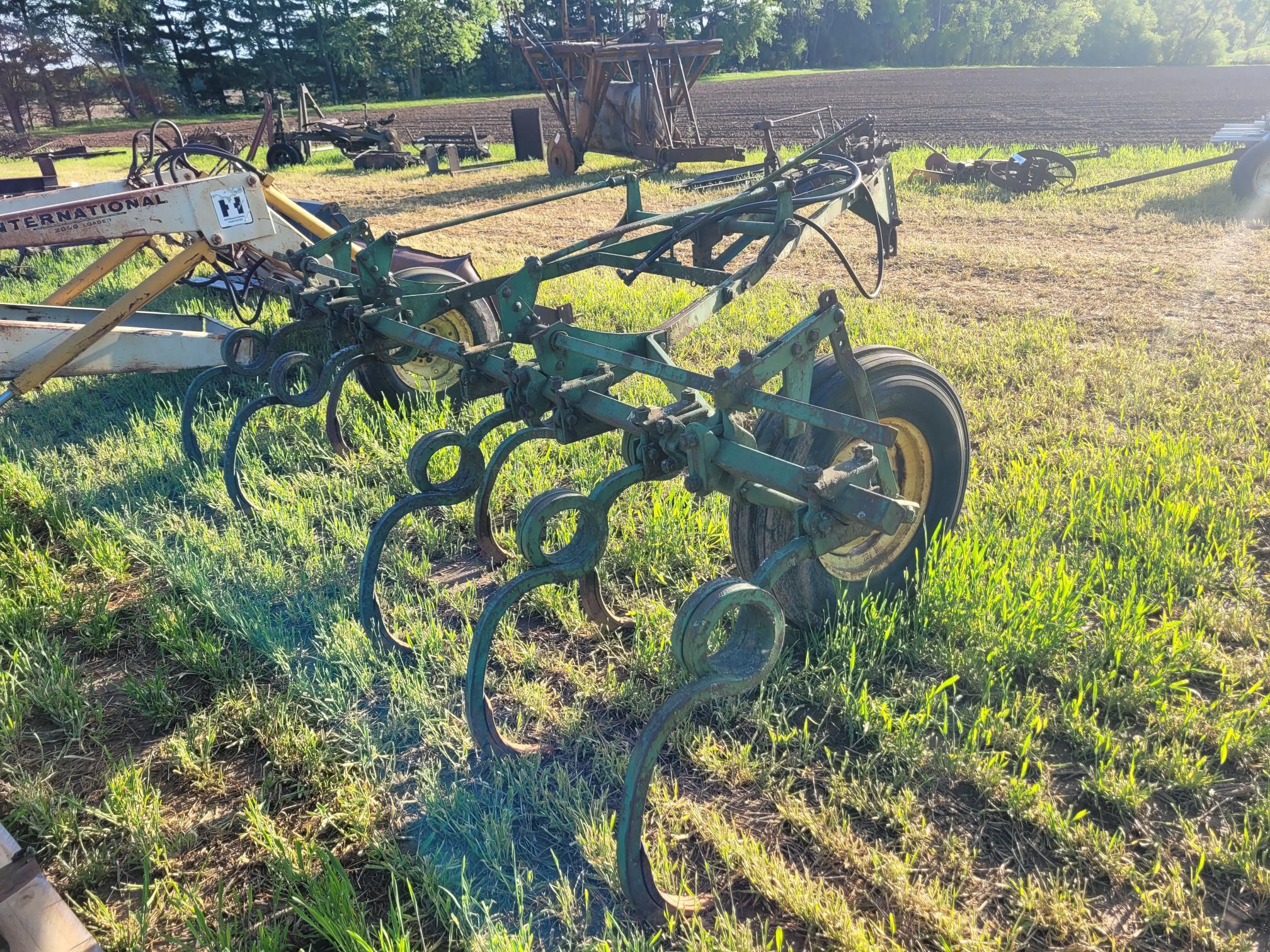 John Deere Pull Type Cultivator