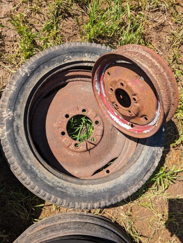 4.00-19 Tire and Rims