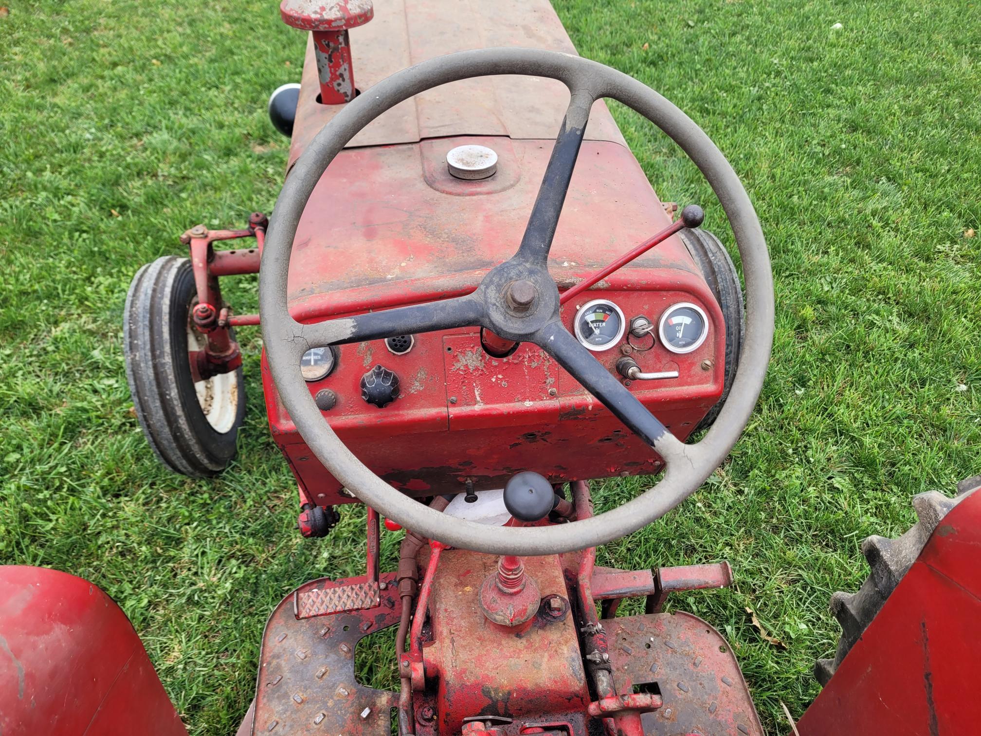 International B-275 Hi-Utility Tractor