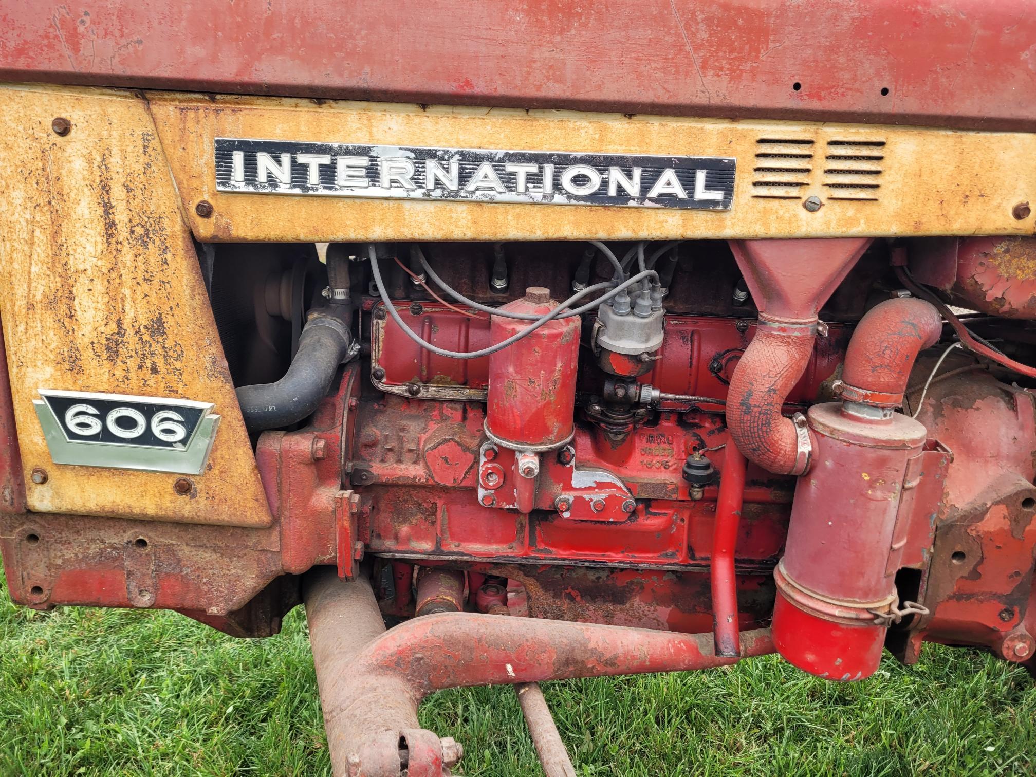 International 606 Hi-Utility Tractor
