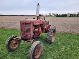 International 100 Tractor