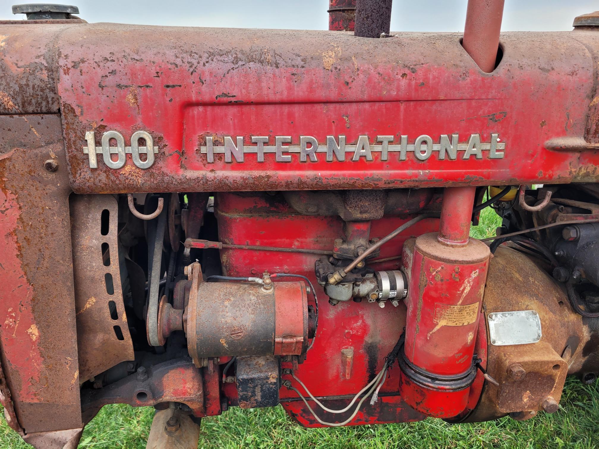 International 100 Tractor