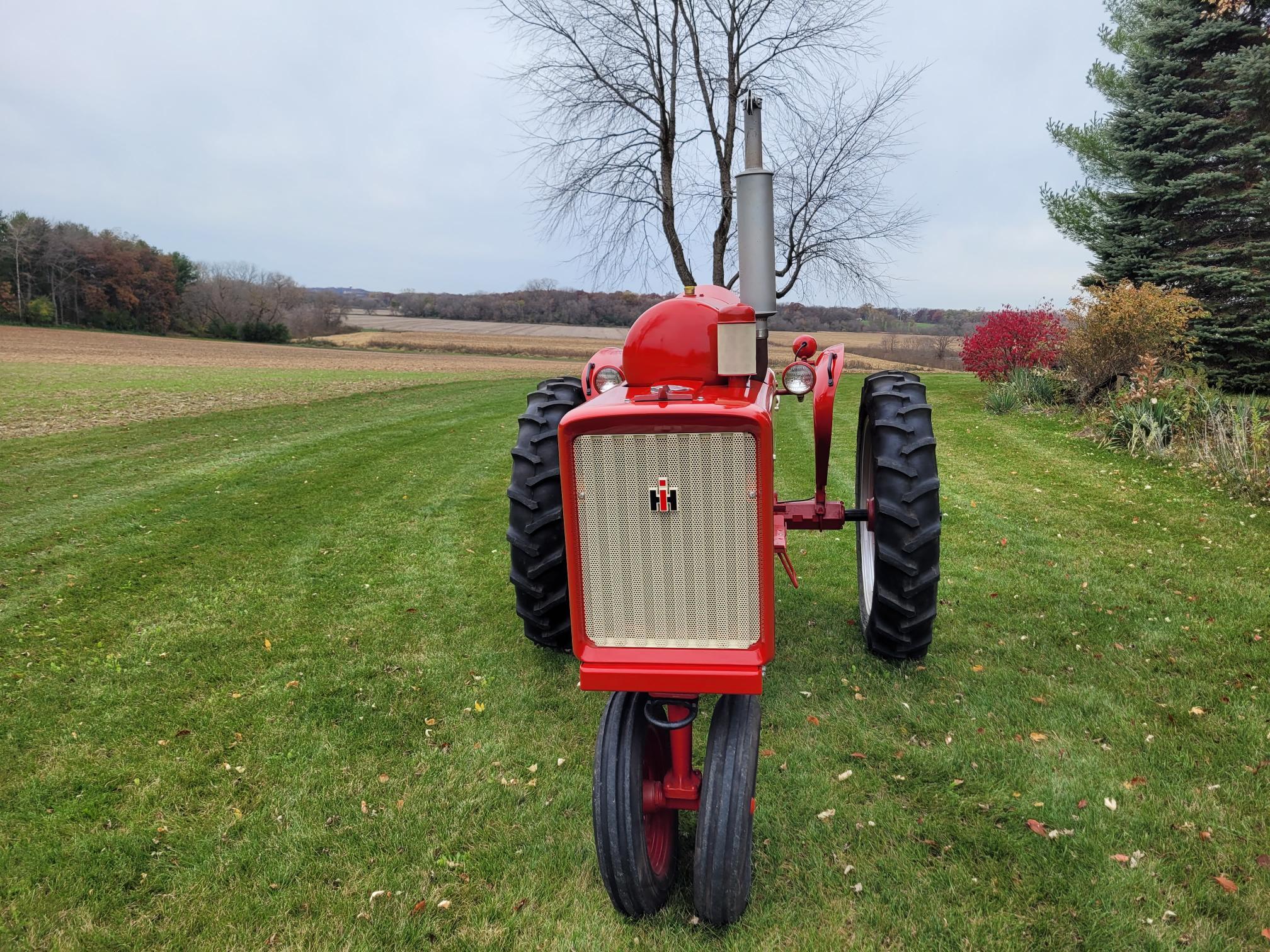 International Farmall 404 Tractor