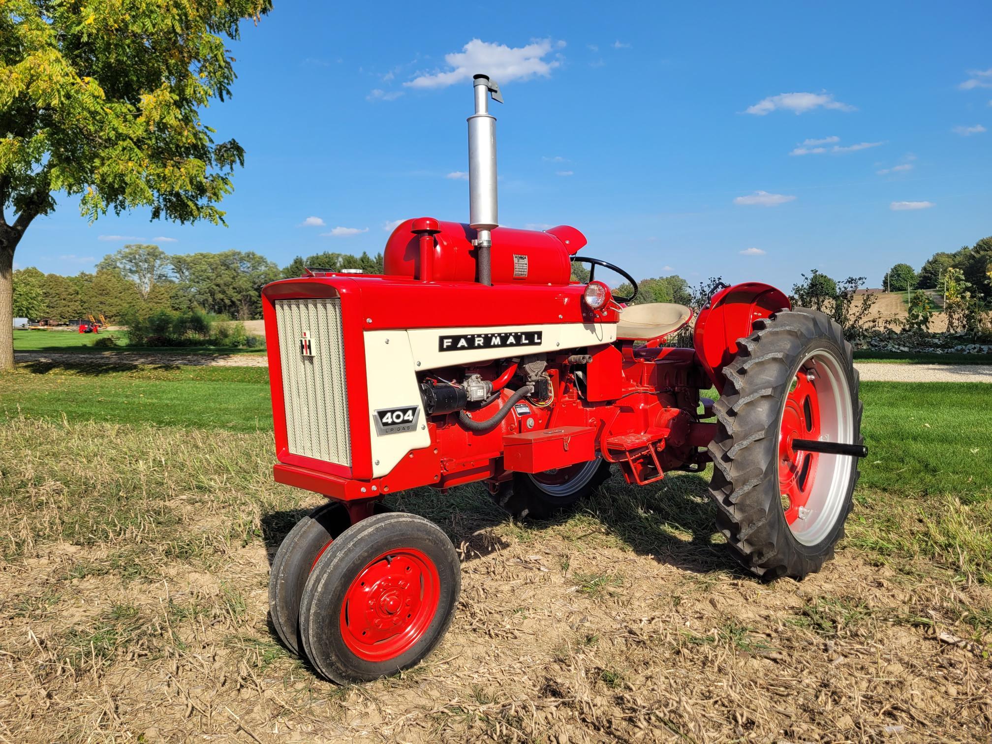 International Farmall 404 Tractor