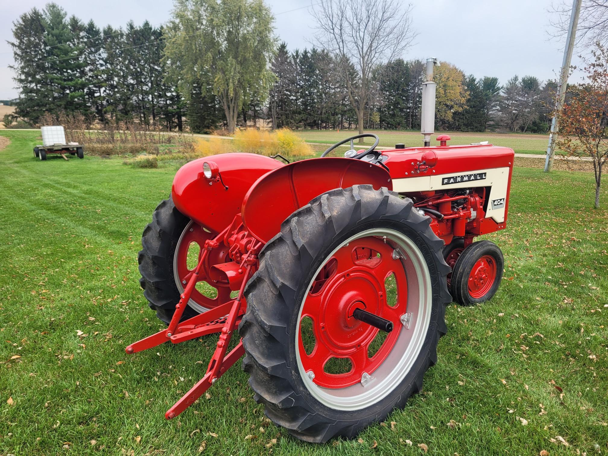 International Farmall 404 Tractor