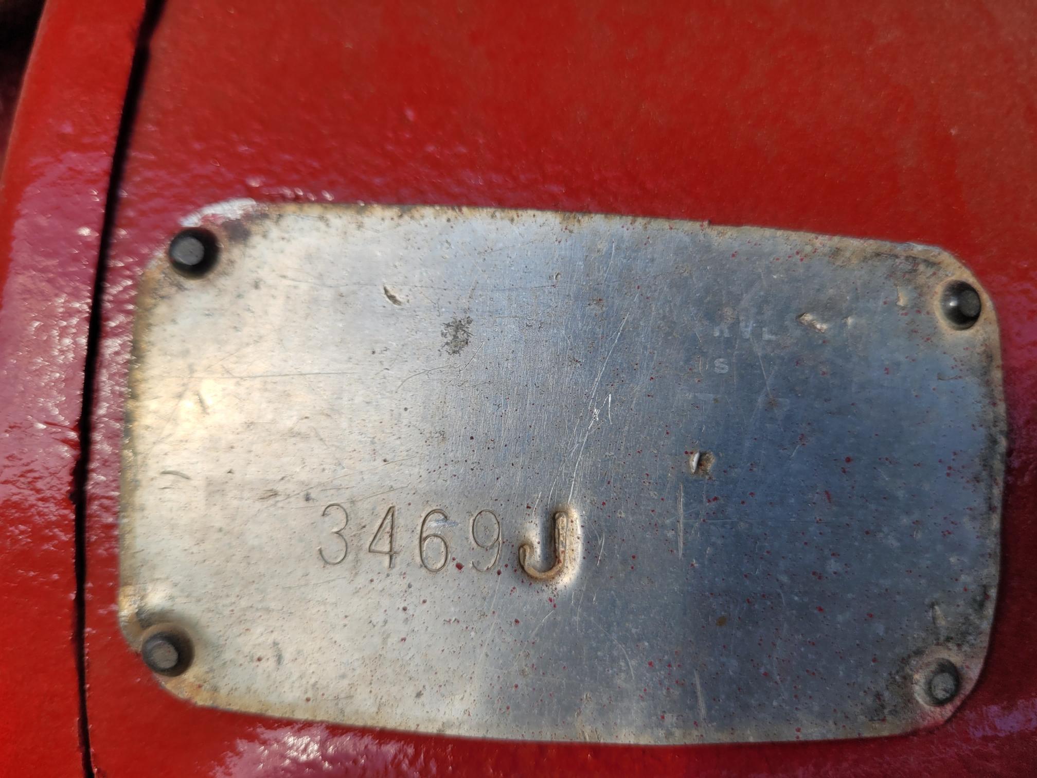 International Farmall 404 Utility Tractor