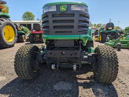 John Deere X758 Lawn Tractor