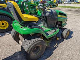 John Deere LA120 Lawn Tractor