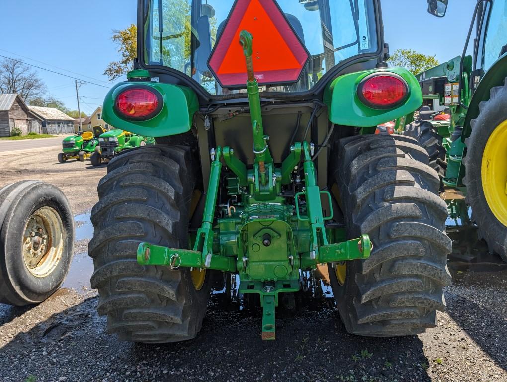 2022 John Deere 3033R