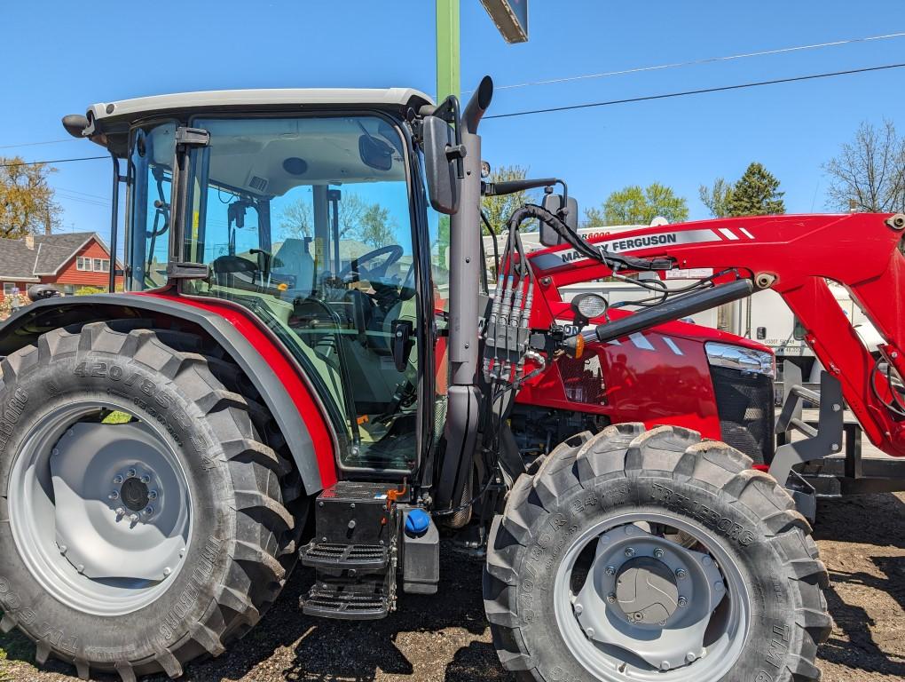 2018 Massey Ferguson 4710 Cab Tractor