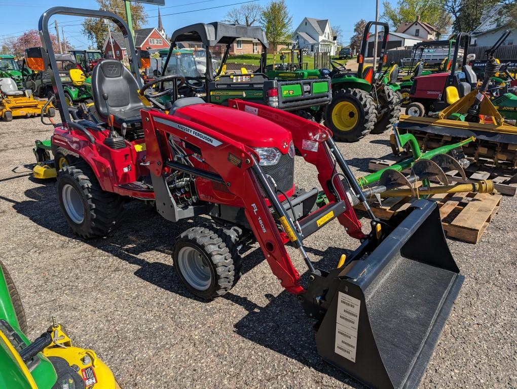 2021 Massey Ferguson GC1723