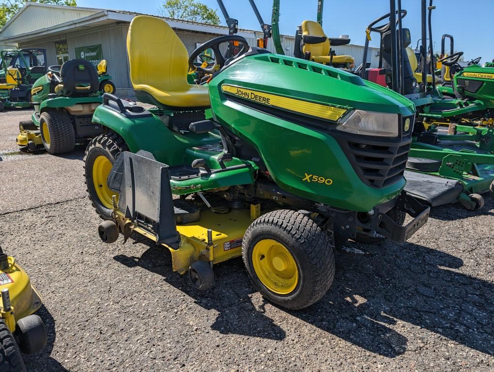 John Deere X590 Lawn Tractor